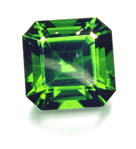 Chrome Diopside gem, photo from Modern Jeweler magazine.